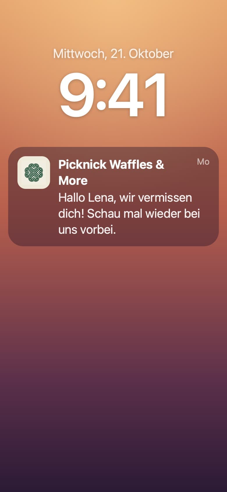 Sperrbildschirm eines iPhones mit der Nachricht von Picknick Waffles and More: Hallo Lena, wir vermissen dich! Schau mal wieder bei uns vorbei.